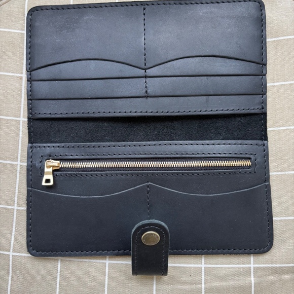 NWOT Portland Leather Goods Premium Bifold Wallet smooth black leather - Picture 3 of 3